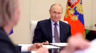 Путин выступил против латиницы и призвал использовать в общественных пространствах только кириллицу