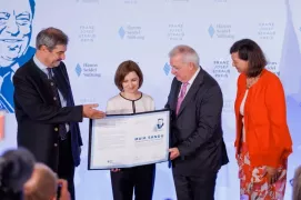 Санду получила в Германии премию в €10 000 за "укрепление демократии и свободы слова". Куда пойдут деньги?