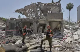 /ВИДЕО/ Иран запустил 6 ракет по базам США в Катаре: системы ПВО отбили атаку